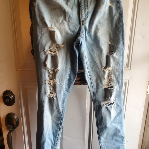 Universal Thread Denim - Universal Thread distressed skinny jeans Size 2 NWT